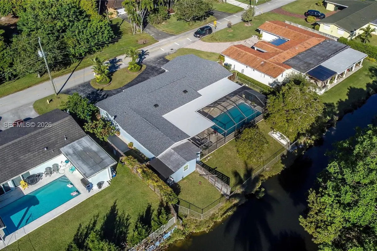 6221 SW 65th Ave, South Miami FL 33143