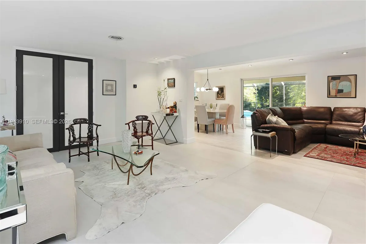 6221 SW 65th Ave, South Miami FL 33143