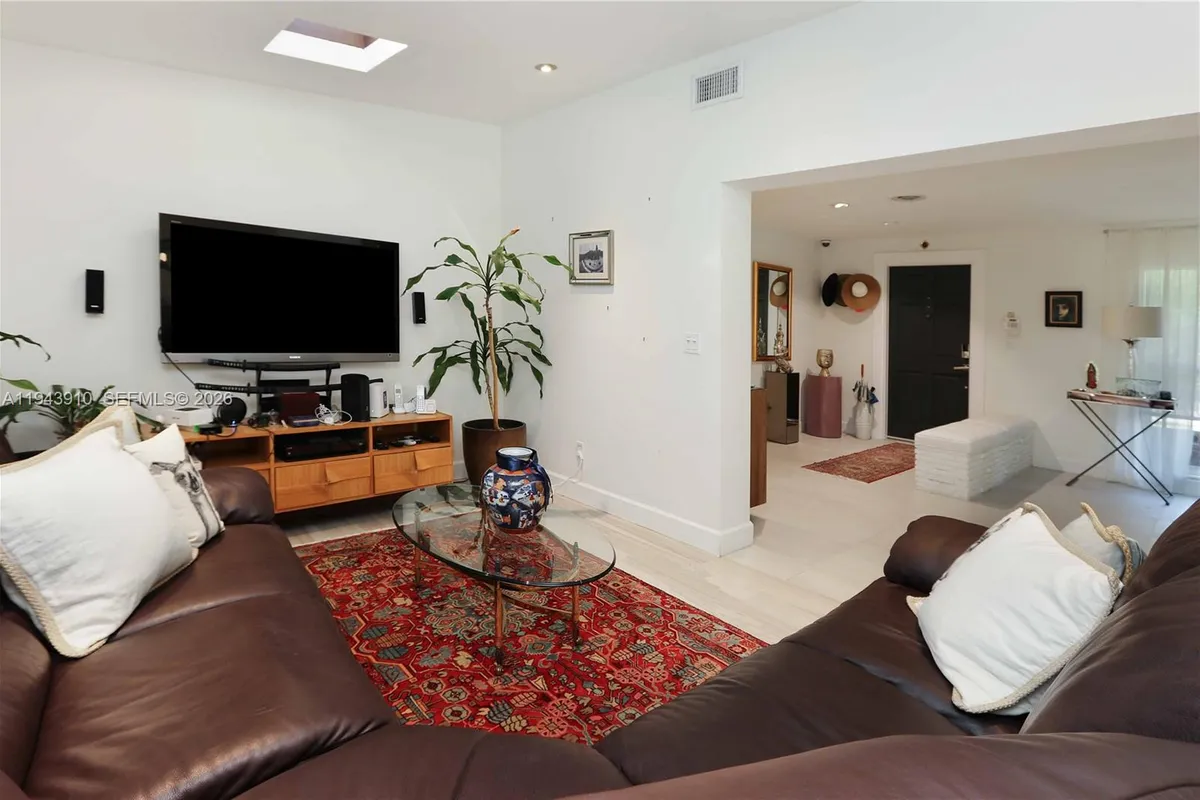 6221 SW 65th Ave, South Miami FL 33143