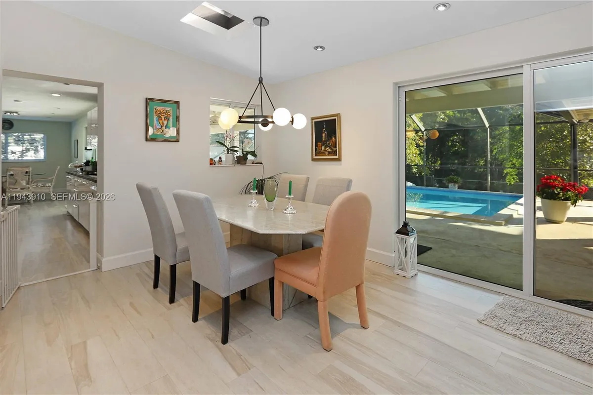 6221 SW 65th Ave, South Miami FL 33143