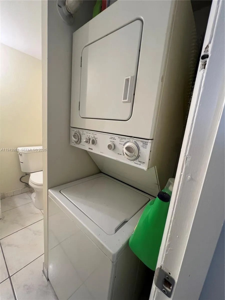 260 NW 107th Ave # 212, Miami FL 33172