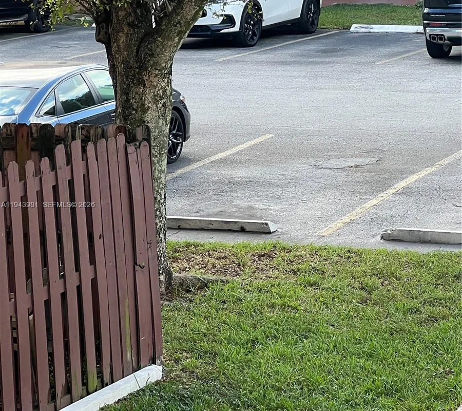 260 NW 107th Ave # 212, Miami FL 33172