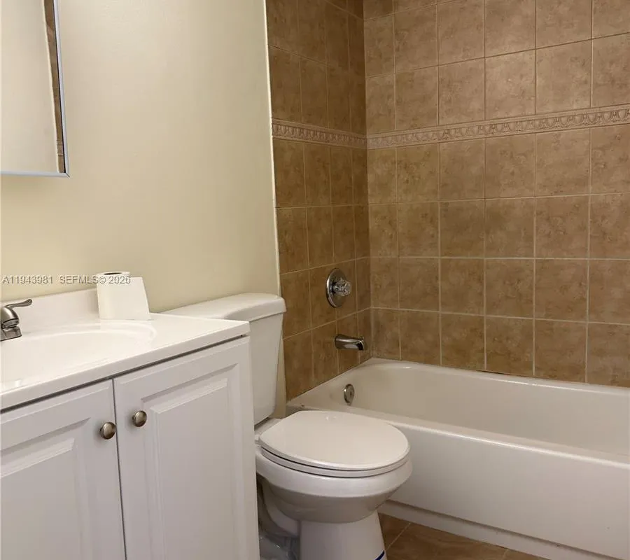 260 NW 107th Ave # 212, Miami FL 33172