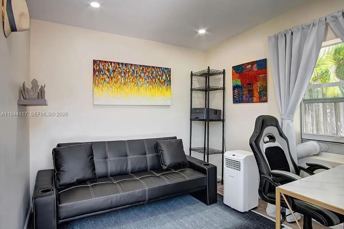 316 NW 29th St, Wilton Manors FL 33311