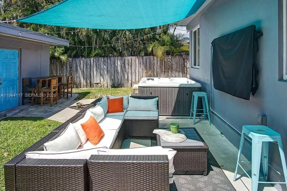 316 NW 29th St, Wilton Manors FL 33311