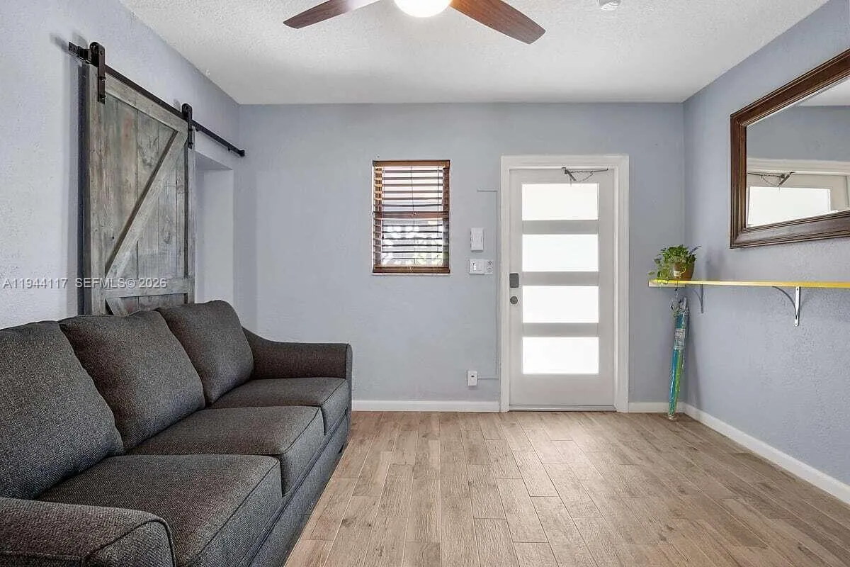 316 NW 29th St, Wilton Manors FL 33311