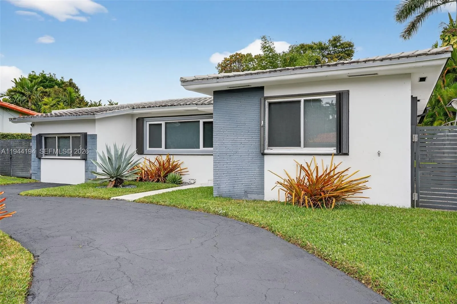 425 NE 114th St, Miami FL 33161