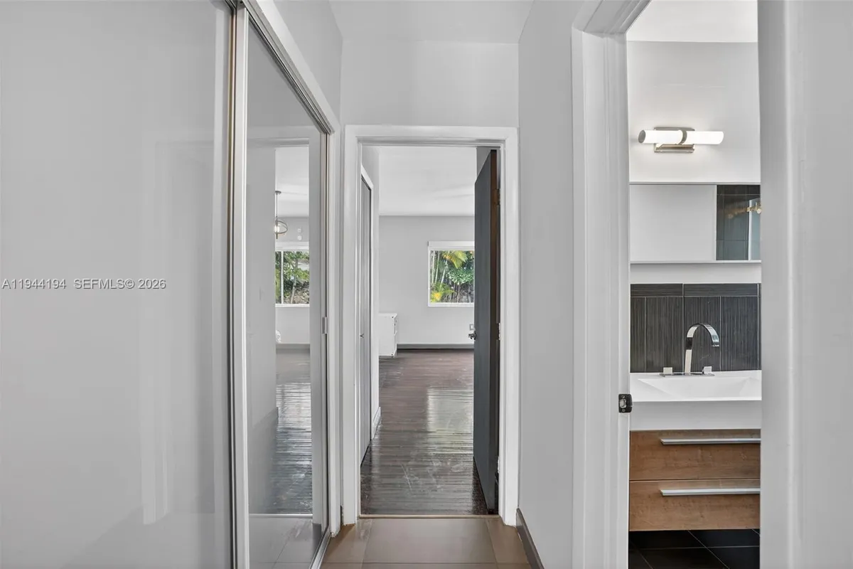 425 NE 114th St, Miami FL 33161