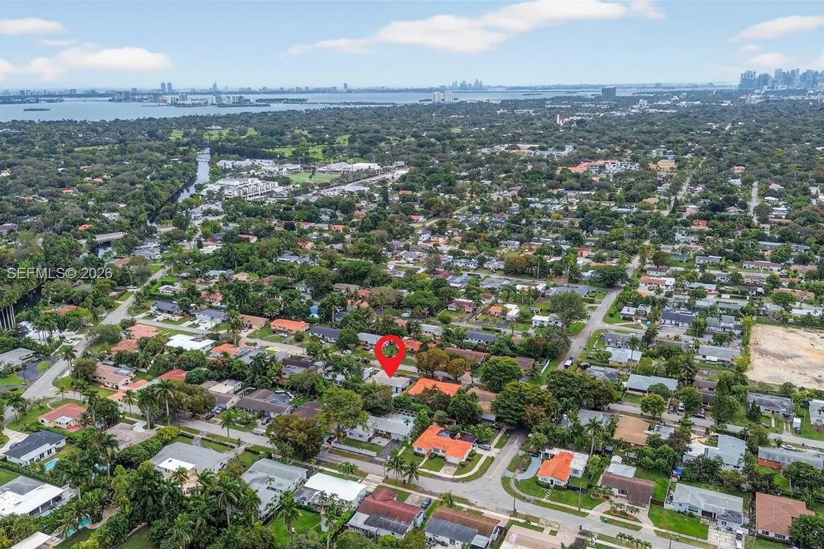 425 NE 114th St, Miami FL 33161