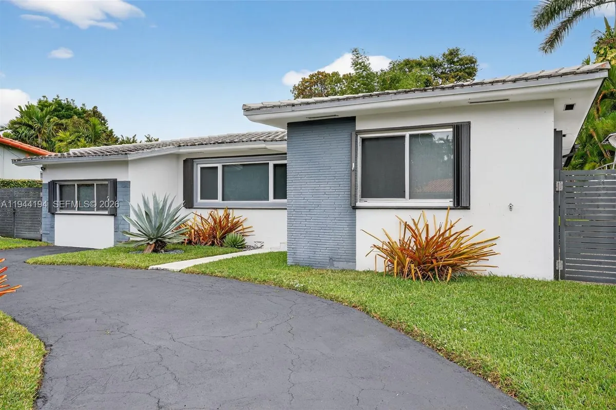 425 NE 114th St, Miami FL 33161