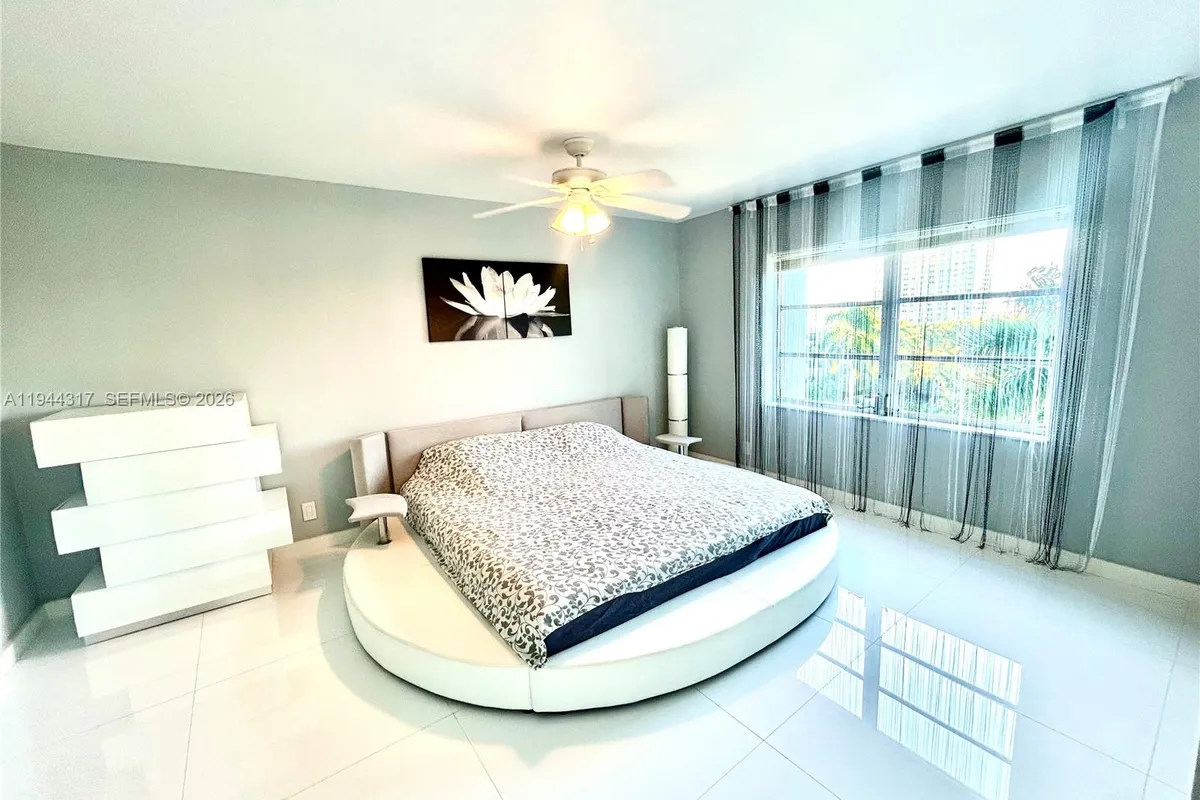 200 DIPLOMAT PKWY # 721, Hallandale Beach FL 33009