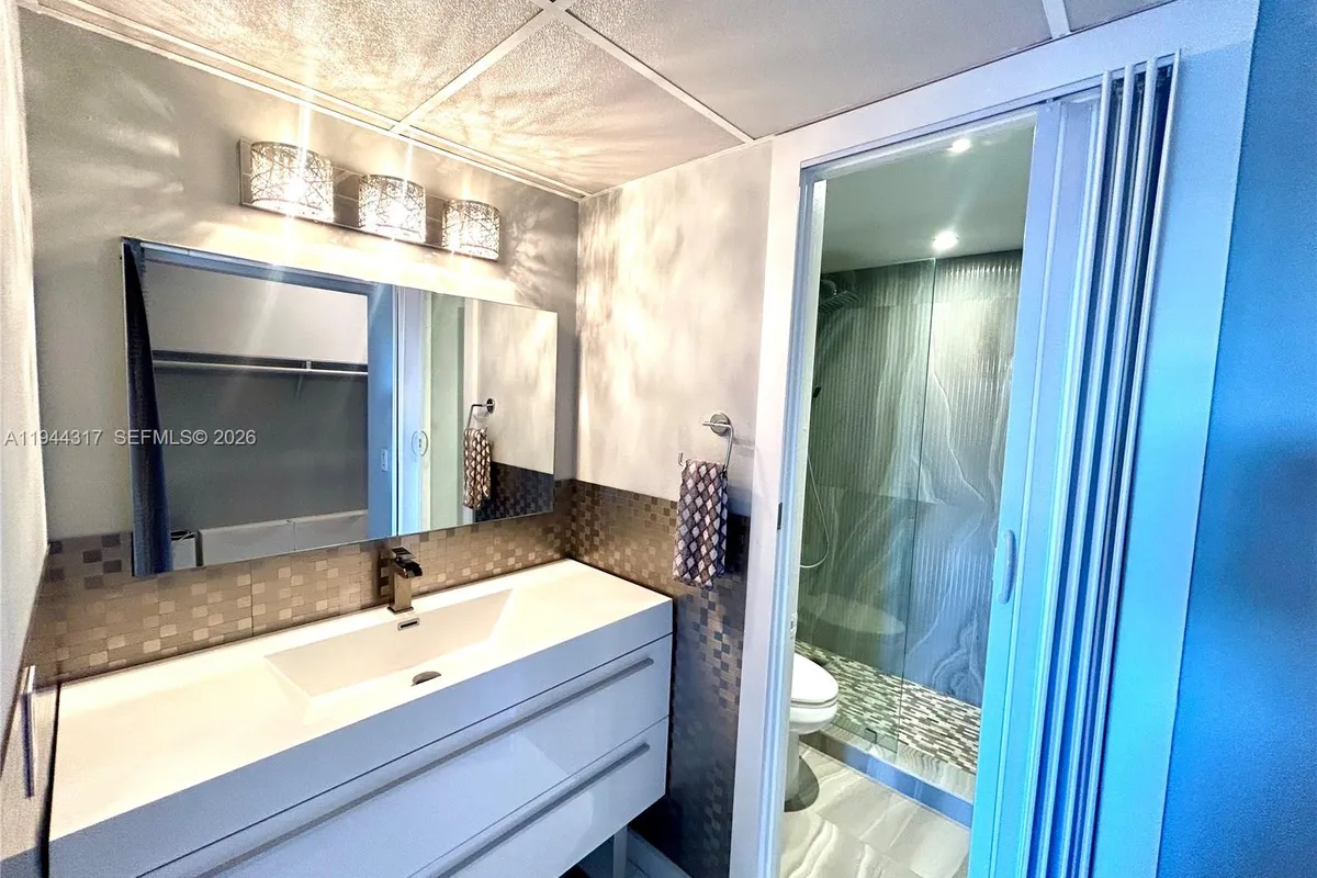 200 DIPLOMAT PKWY # 721, Hallandale Beach FL 33009