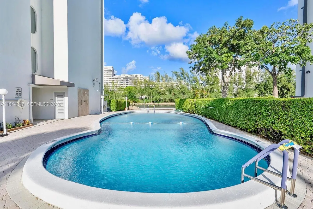 200 DIPLOMAT PKWY # 721, Hallandale Beach FL 33009