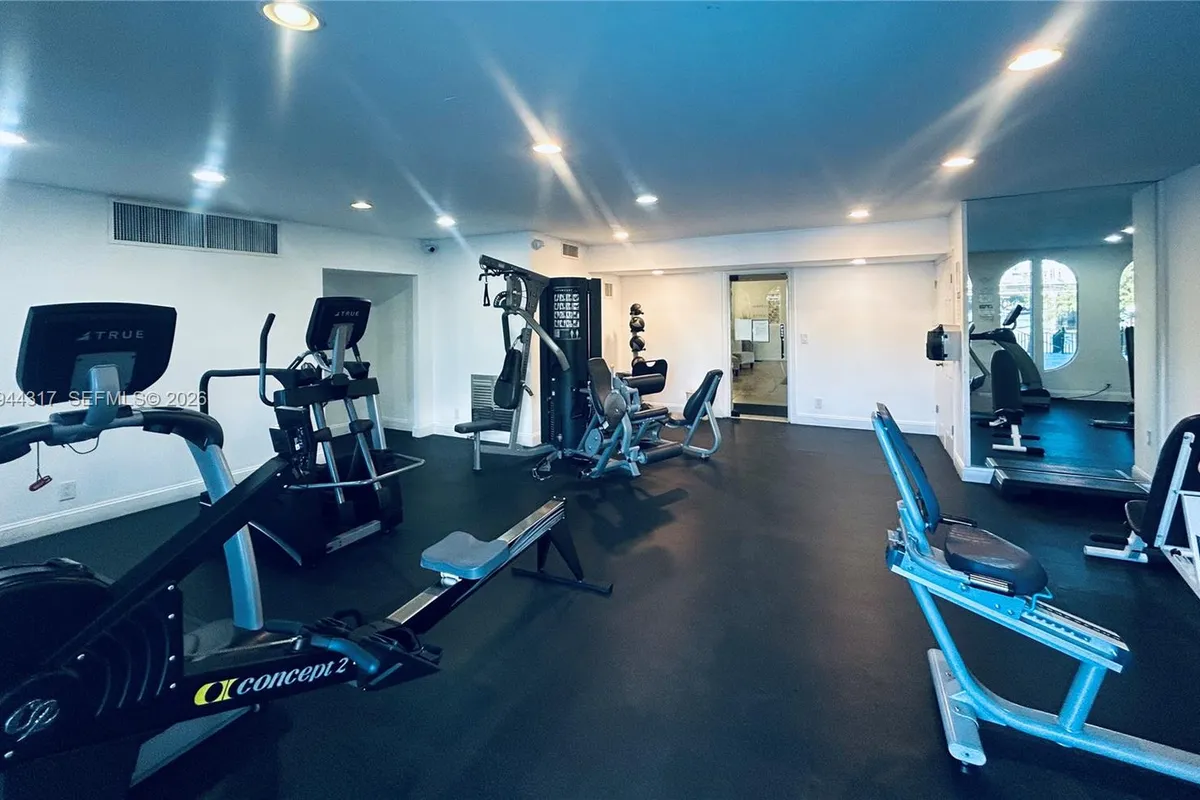 200 DIPLOMAT PKWY # 721, Hallandale Beach FL 33009