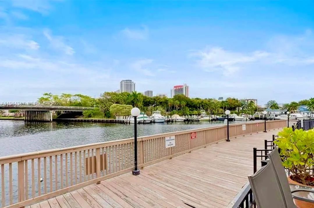 200 DIPLOMAT PKWY # 721, Hallandale Beach FL 33009