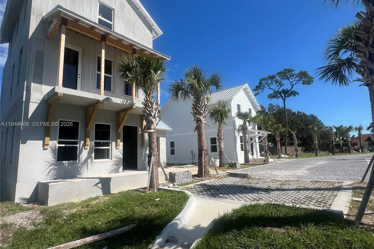 17 Tidewater Ct, Stuart FL 34996