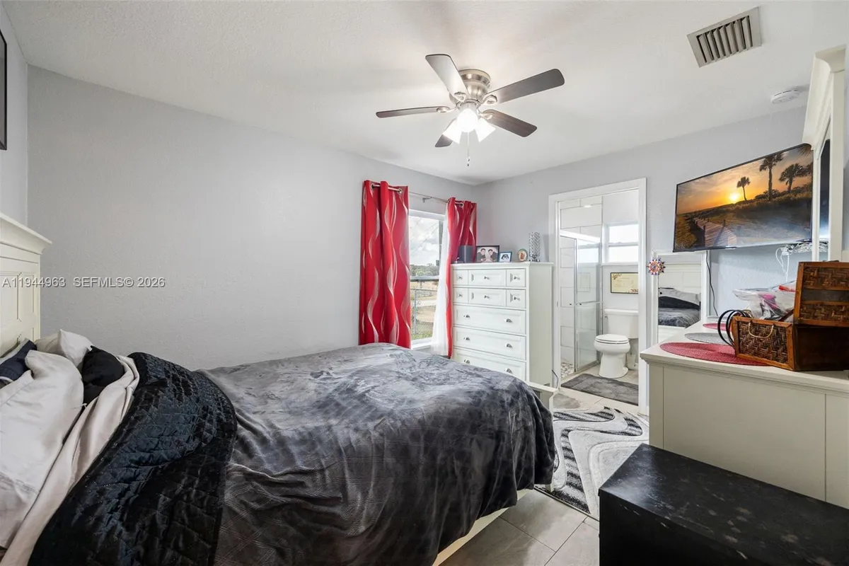 1053 SW Lock Ln, Moore Haven FL 33471