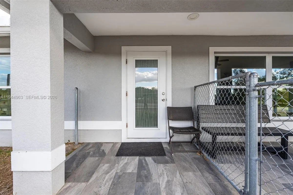 1053 SW Lock Ln, Moore Haven FL 33471