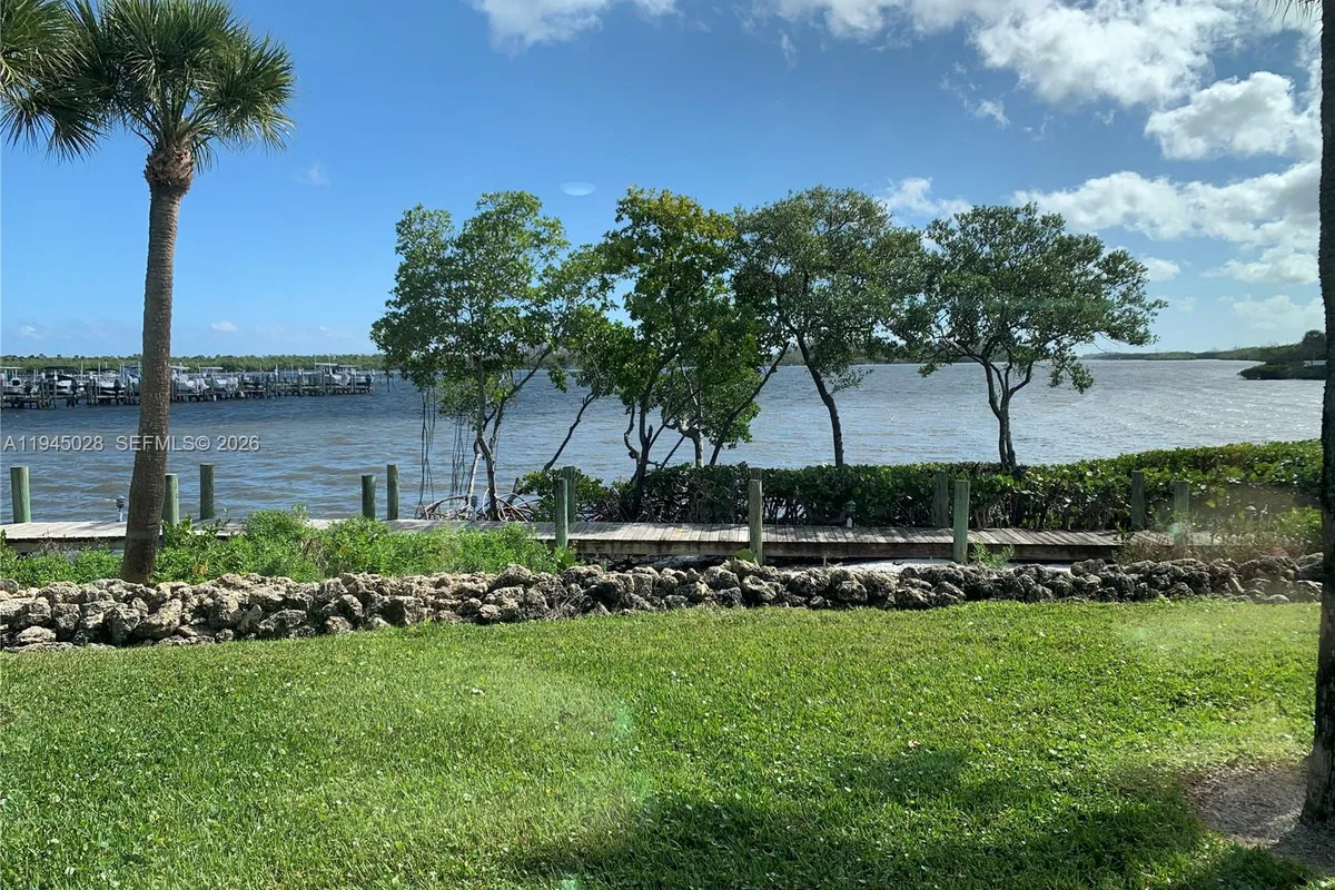 6142 SE Landing Way # 6, Stuart FL 34997