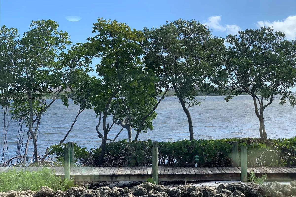 6142 SE Landing Way # 6, Stuart FL 34997