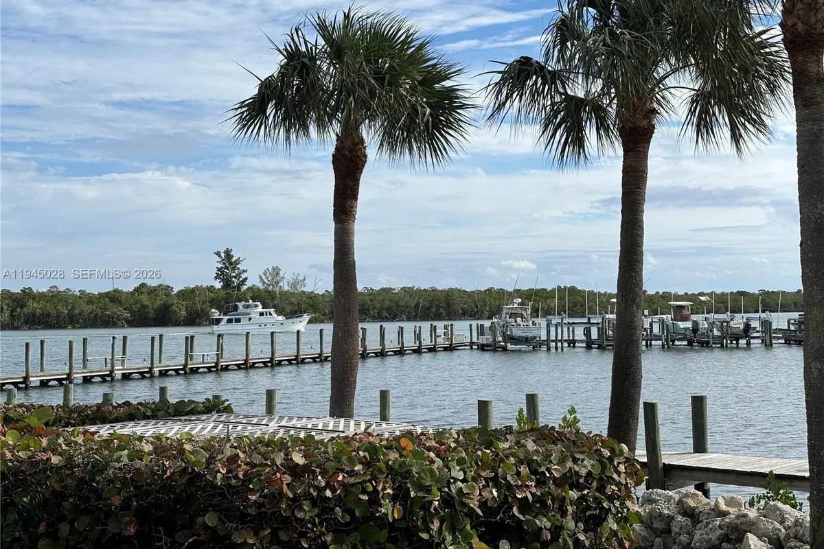 6142 SE Landing Way # 6, Stuart FL 34997