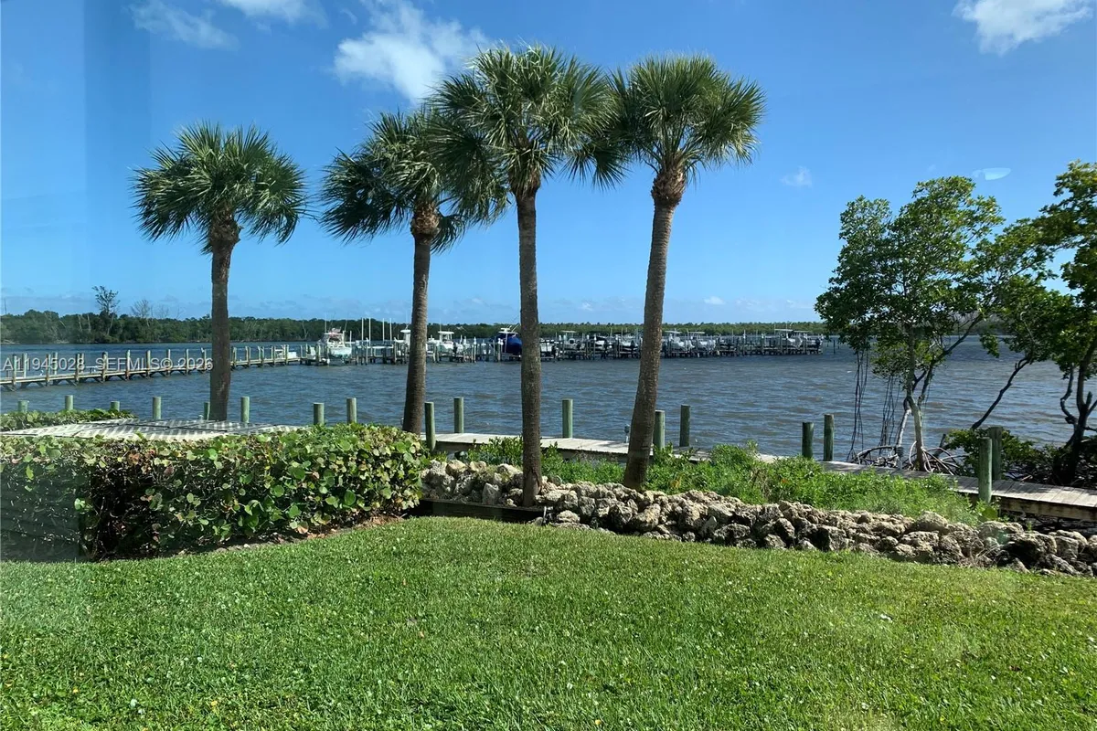 6142 SE Landing Way # 6, Stuart FL 34997