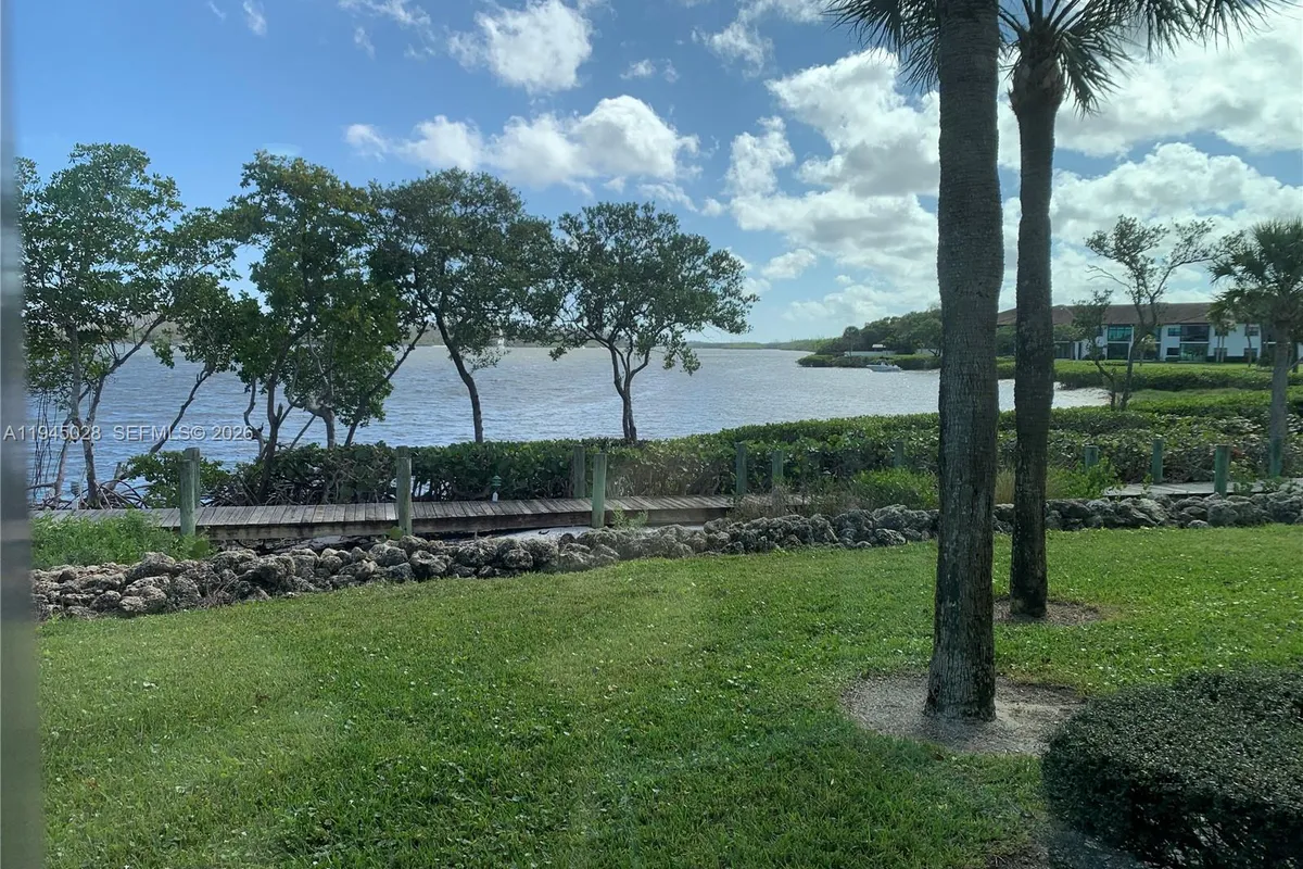 6142 SE Landing Way # 6, Stuart FL 34997