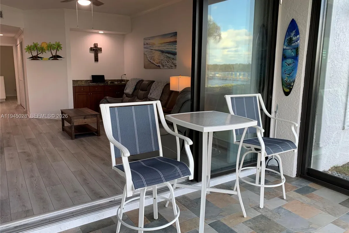 6142 SE Landing Way # 6, Stuart FL 34997