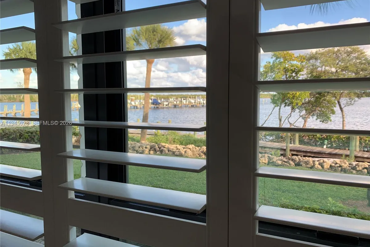 6142 SE Landing Way # 6, Stuart FL 34997