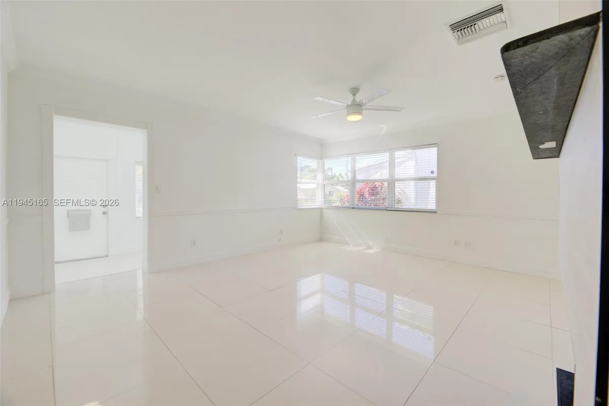 1627 Moffett St, Hollywood FL 33020