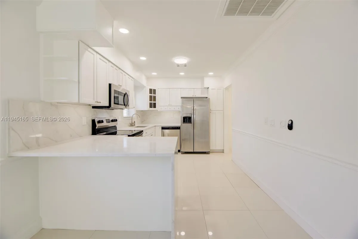 1627 Moffett St, Hollywood FL 33020