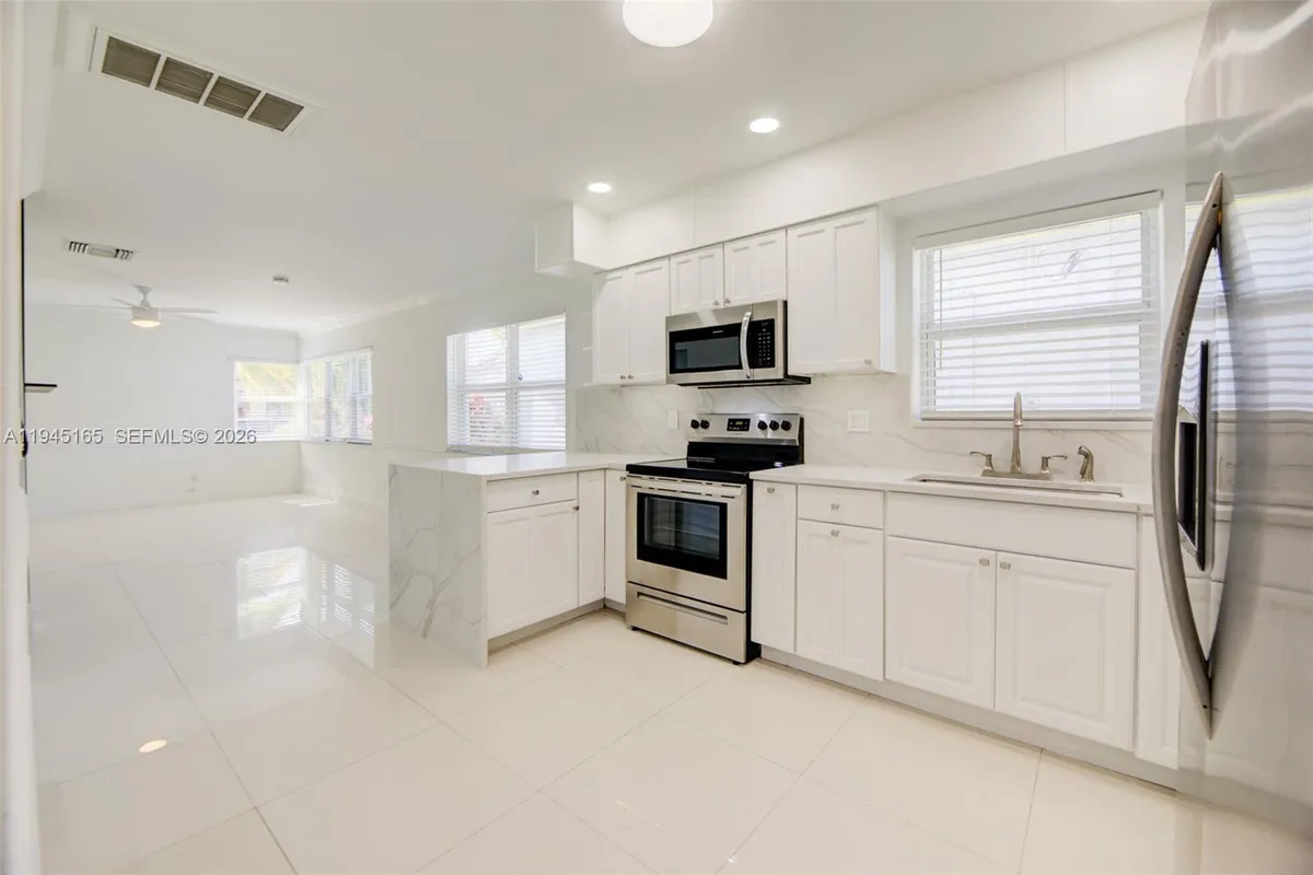 1627 Moffett St, Hollywood FL 33020