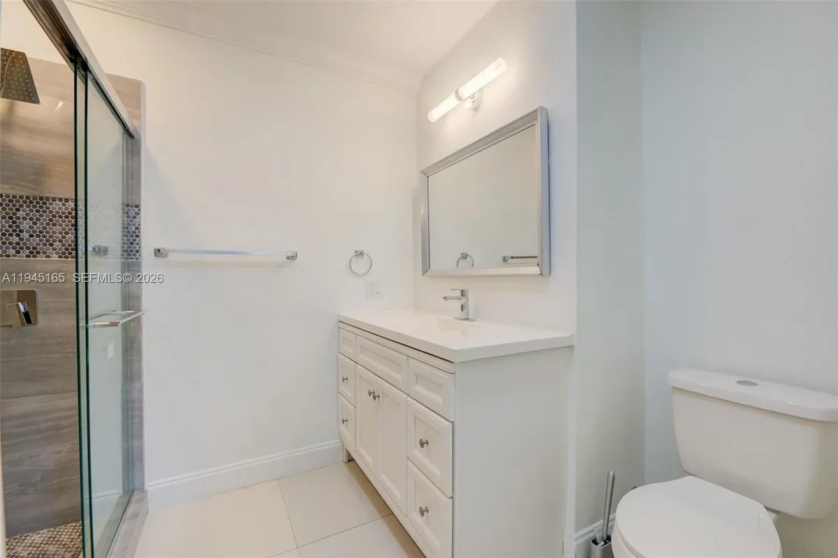 1627 Moffett St, Hollywood FL 33020