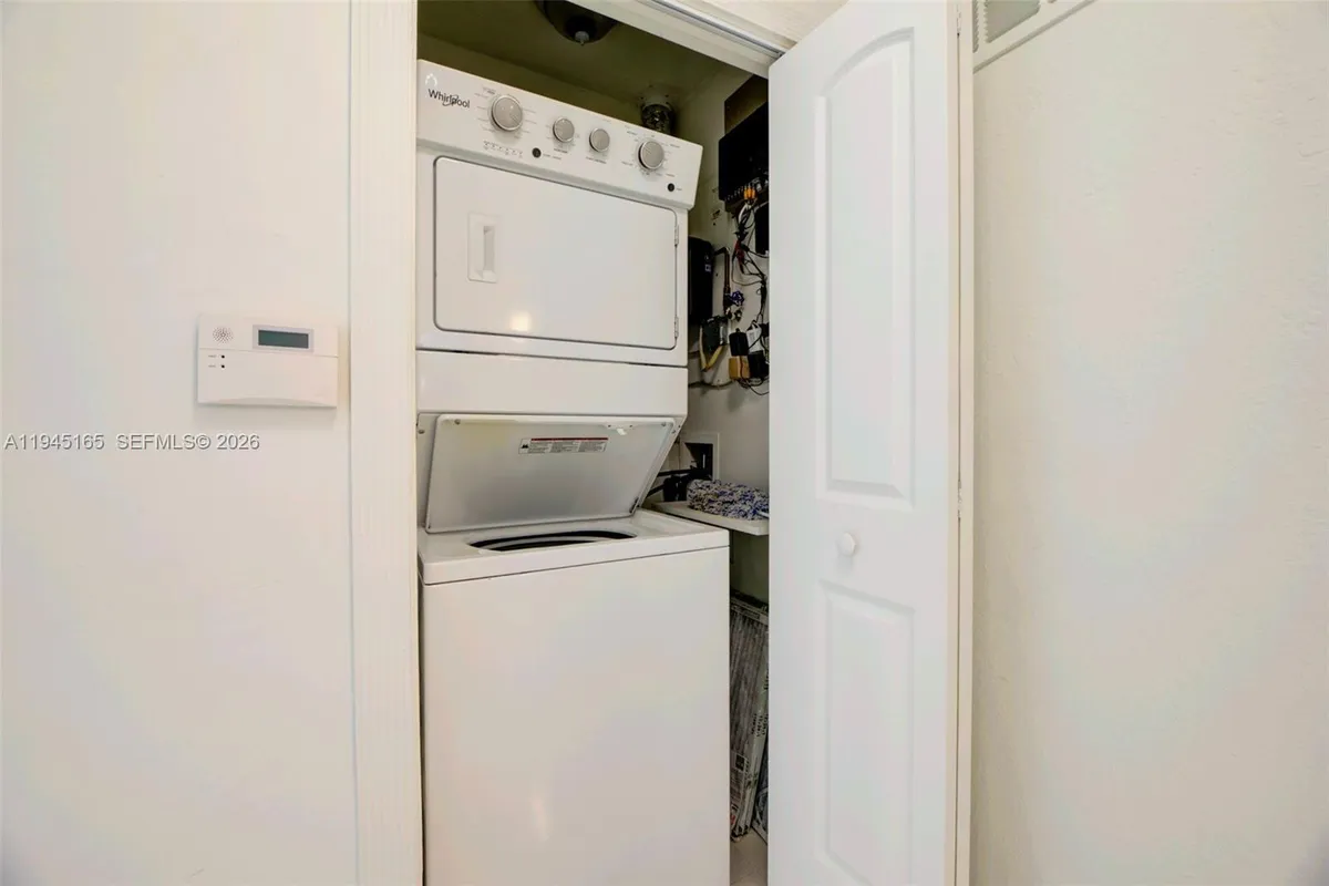 1627 Moffett St, Hollywood FL 33020