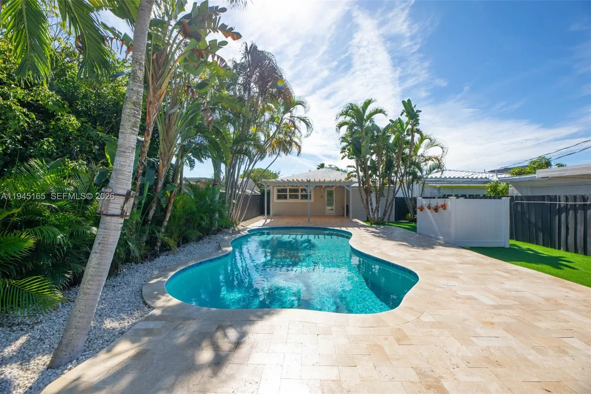 1627 Moffett St, Hollywood FL 33020