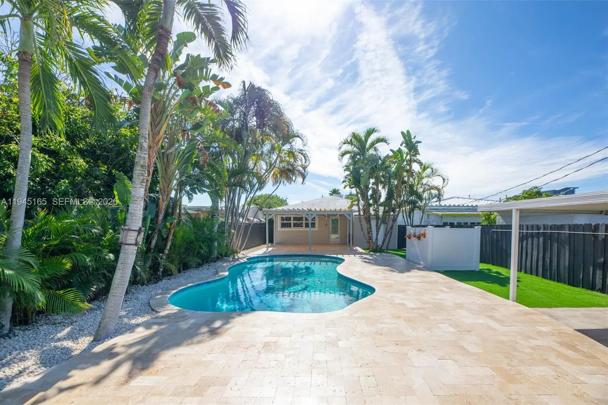 1627 Moffett St, Hollywood FL 33020