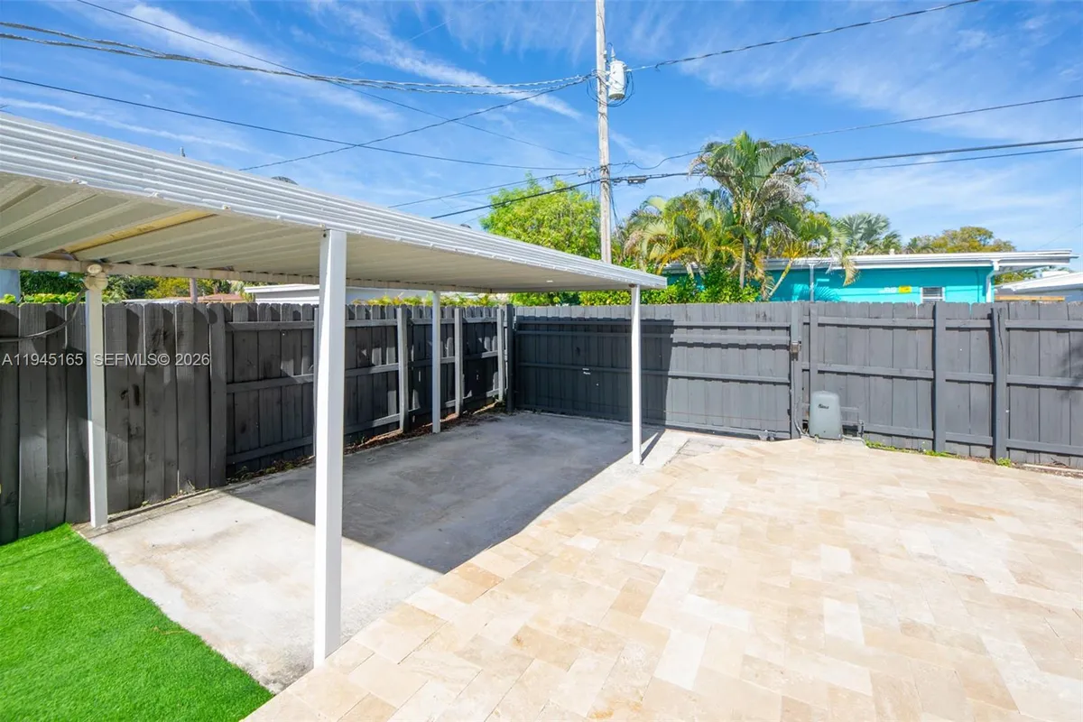 1627 Moffett St, Hollywood FL 33020