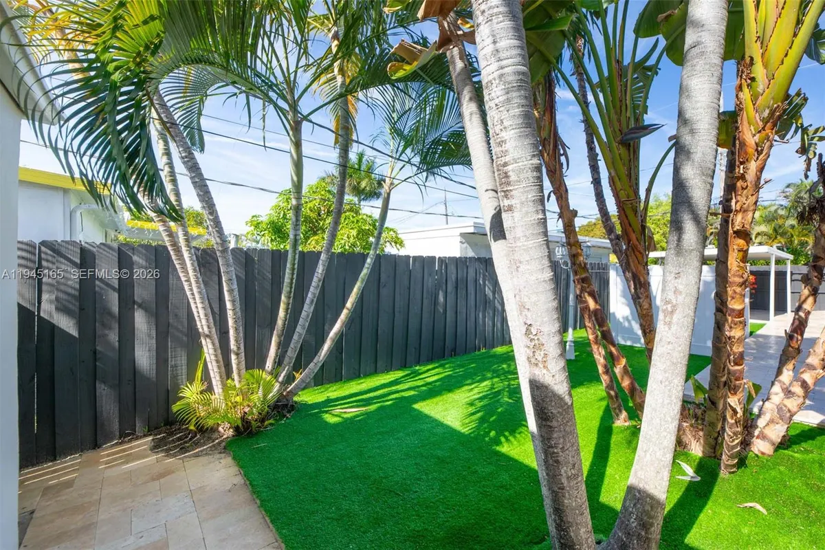 1627 Moffett St, Hollywood FL 33020