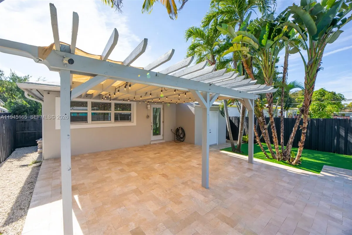 1627 Moffett St, Hollywood FL 33020