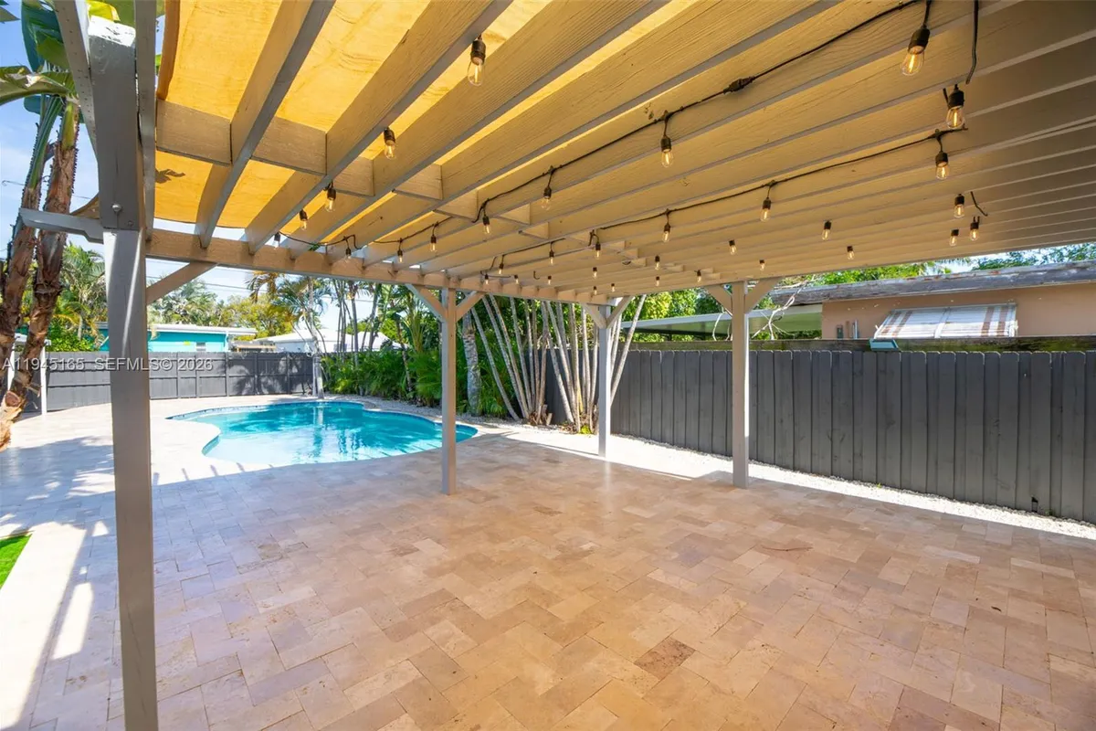 1627 Moffett St, Hollywood FL 33020