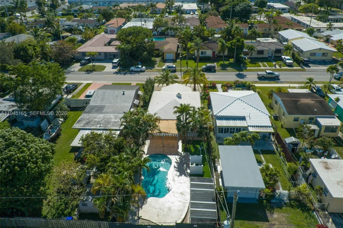 1627 Moffett St, Hollywood FL 33020