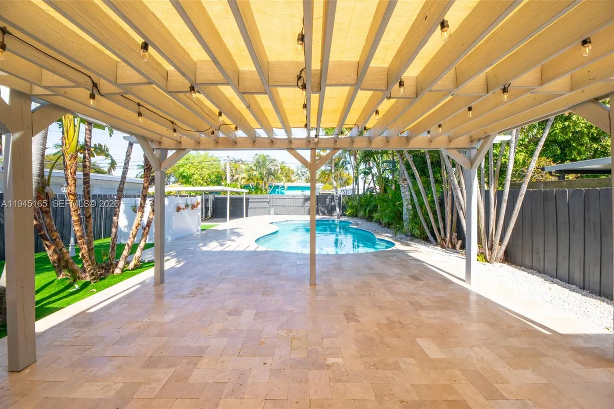 1627 Moffett St, Hollywood FL 33020