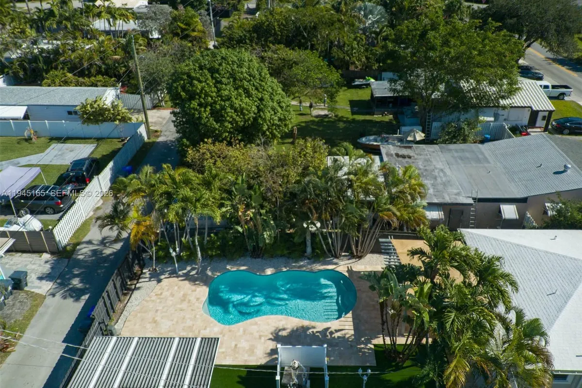 1627 Moffett St, Hollywood FL 33020