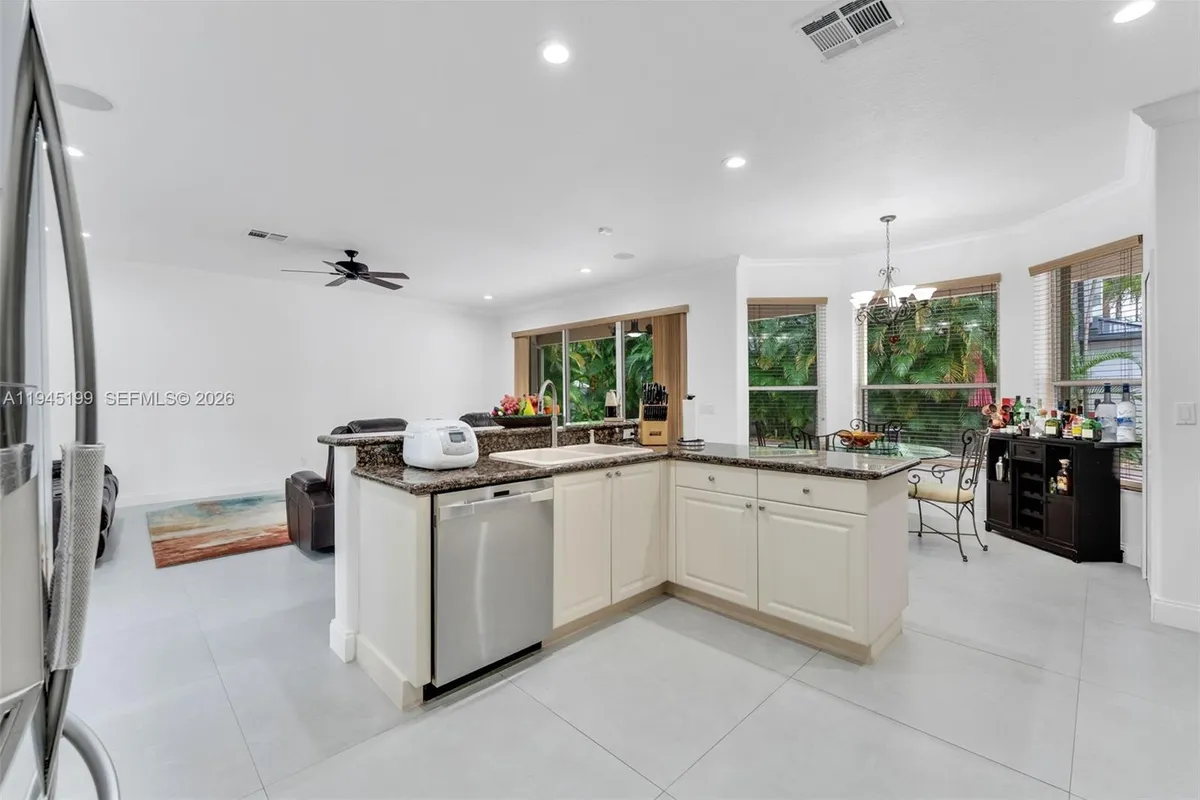 17492 SW 35th St, Miramar FL 33029