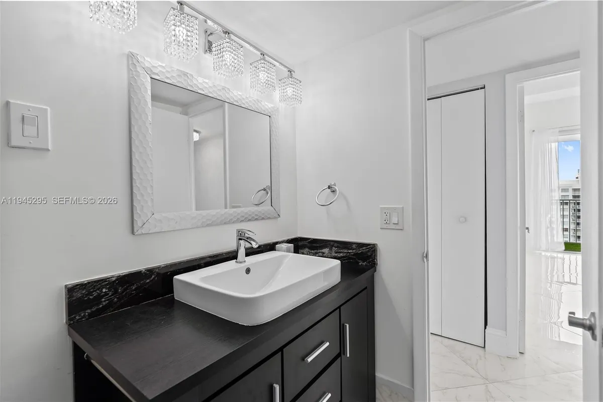 2851 NE 183rd St # 2214E, Aventura FL 33160