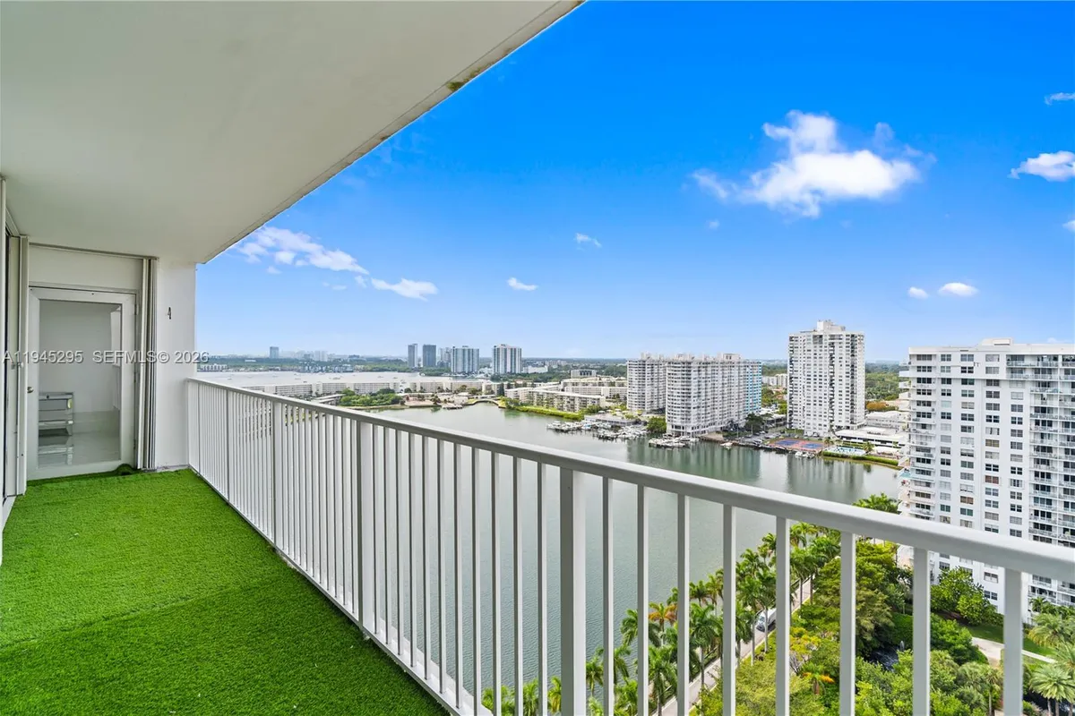 2851 NE 183rd St # 2214E, Aventura FL 33160