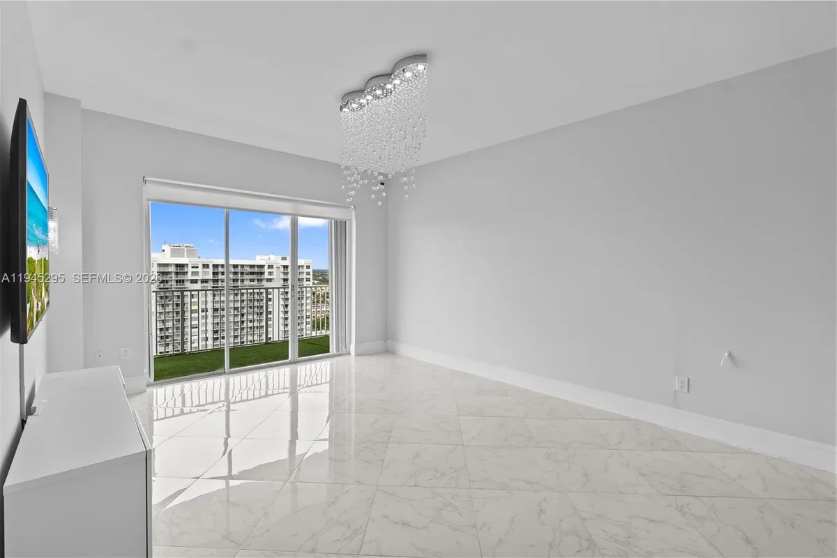2851 NE 183rd St # 2214E, Aventura FL 33160
