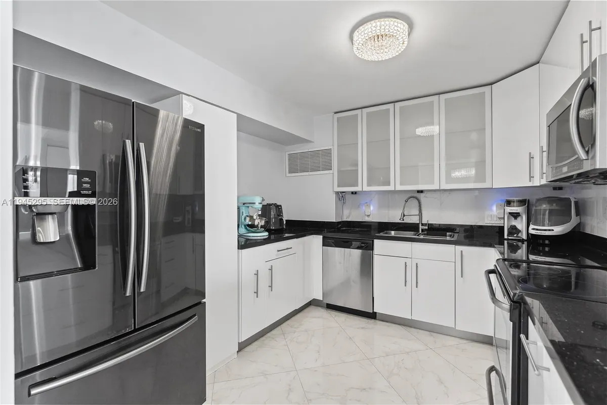 2851 NE 183rd St # 2214E, Aventura FL 33160