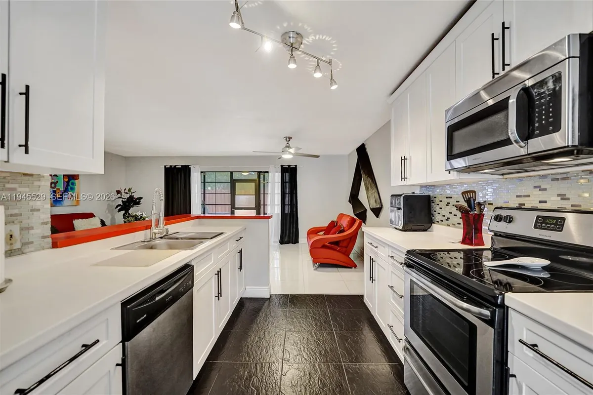 3301 Raleigh St # 4E, Hollywood FL 33021