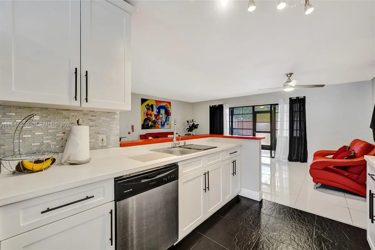 3301 Raleigh St # 4E, Hollywood FL 33021